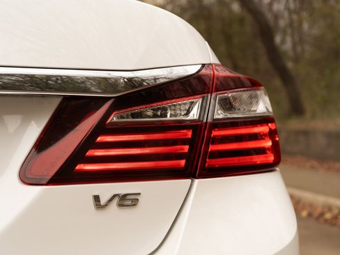 Used 2016 Honda Accord EX-L image 13