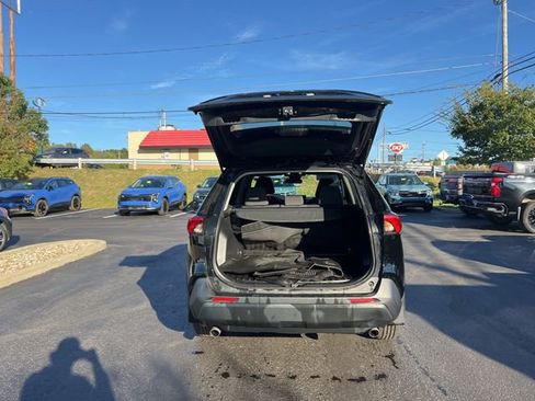 Used 2022 Toyota RAV4 LE image 43