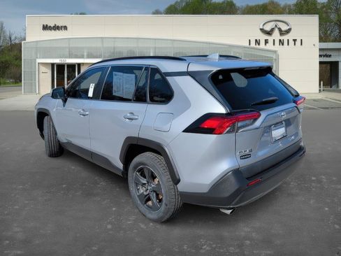 Used 2019 Toyota RAV4 XLE w/ Convenience Package image 5