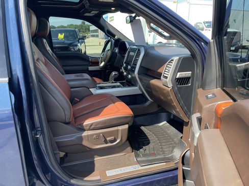 Used 2018 Ford F150 King Ranch w/ Equipment Group 601A Luxury AWD/4WD image 32