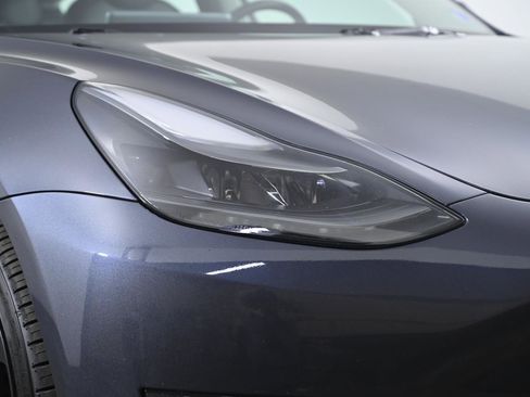 Used 2023 Tesla Model 3 Performance image 4