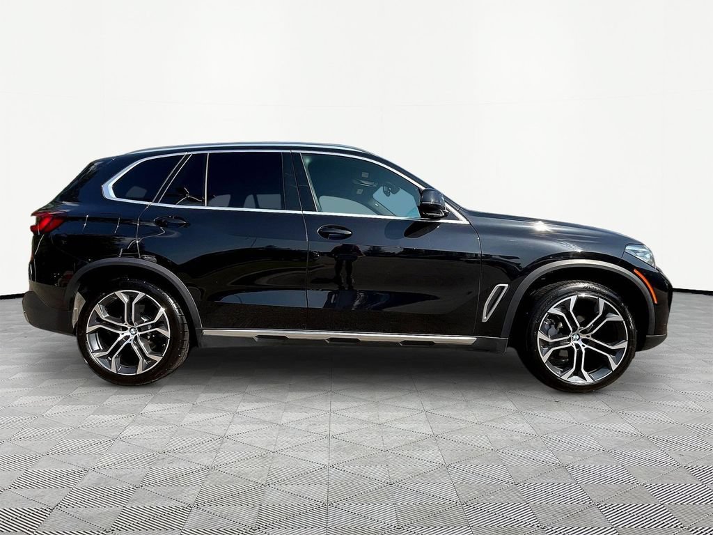 Used 2023 BMW X5 xDrive40i AWD/4WD image 5