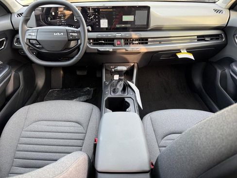 New 2025 Kia K4 EX image 6