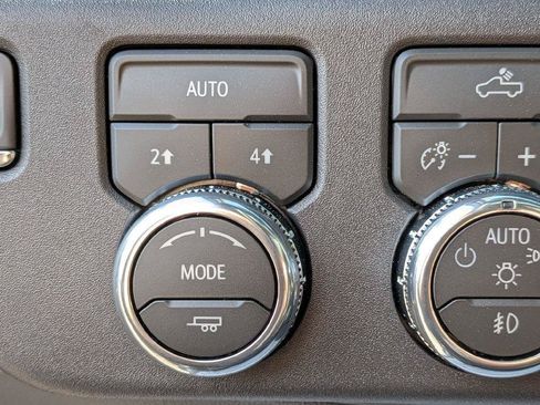 New 2026 GMC Sierra 1500 Elevation w/ LPO, Elevation Black Package AWD/4WD image 13