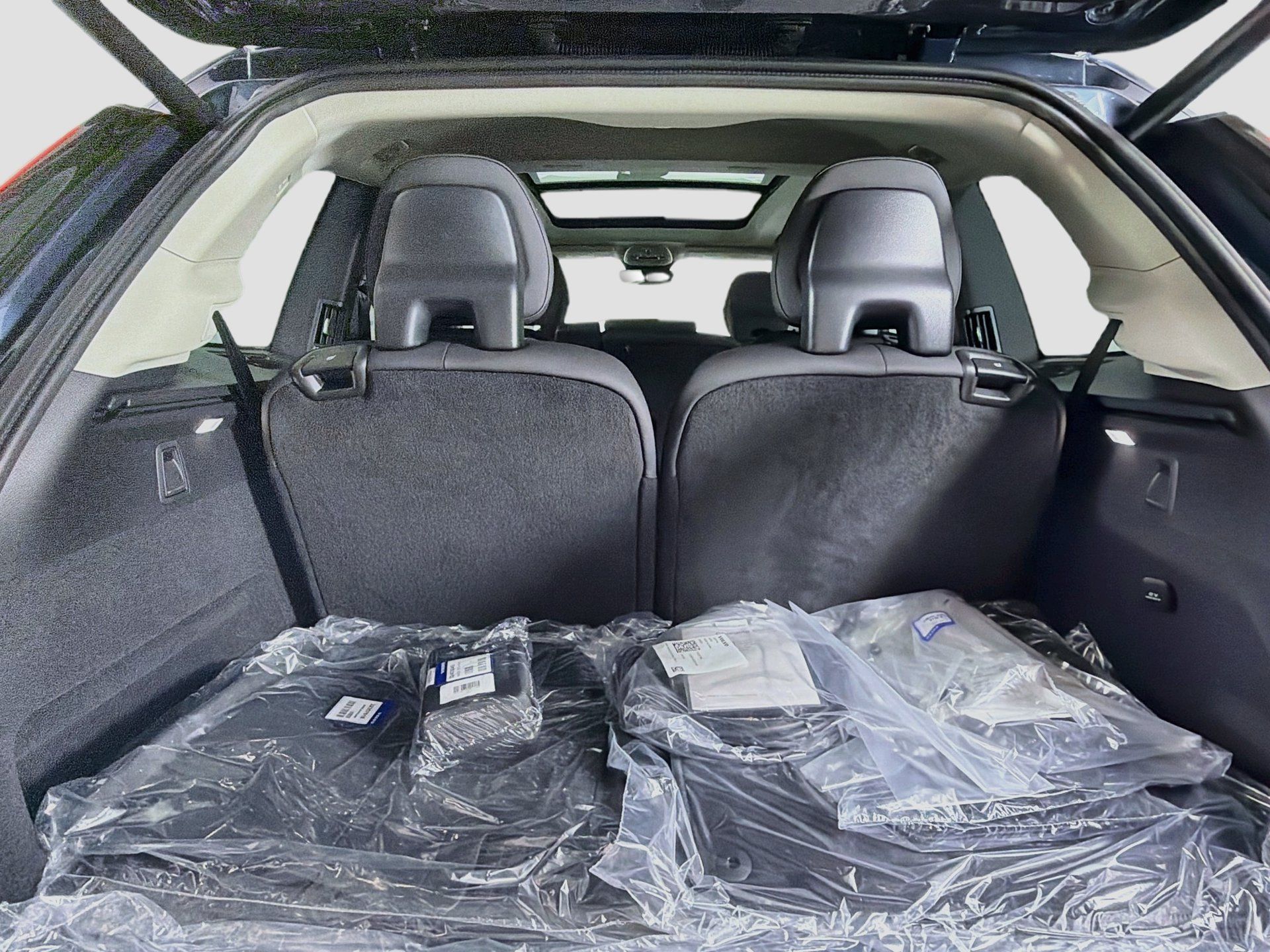 New 2026 Volvo XC90 T8 Core w/ Protection Package Premier AWD/4WD image 27