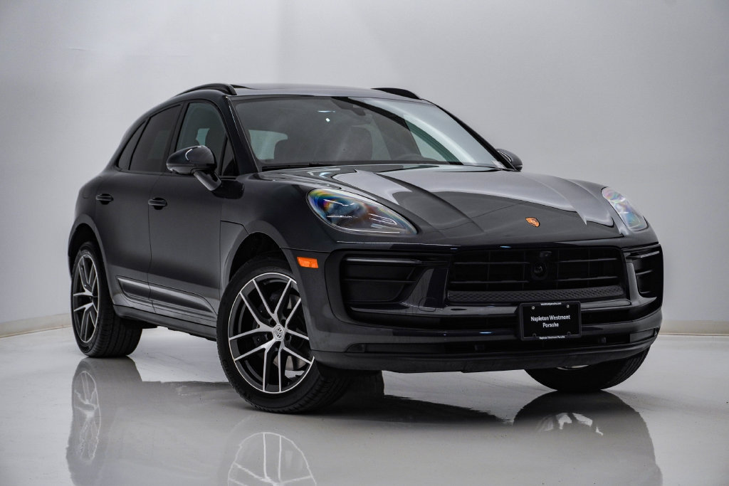 Certified 2026 Porsche Macan AWD/4WD image 8
