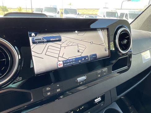 Used 2025 Mercedes-Benz Sprinter 2500 image 24