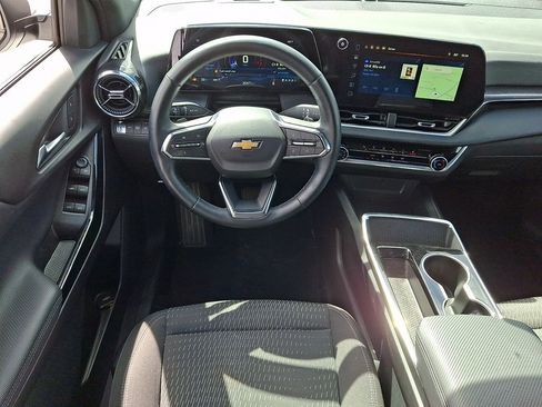Used 2025 Chevrolet Equinox LT AWD/4WD image 11