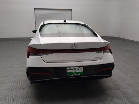 Used 2025 Hyundai Elantra Limited FWD image 6