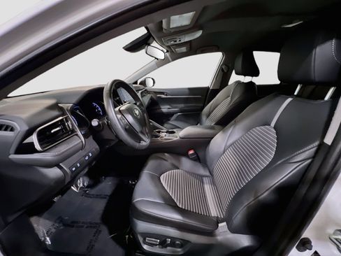 Used 2023 Toyota Camry SE FWD image 14