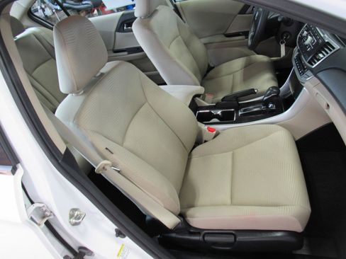 Used 2014 Honda Accord LX image 24