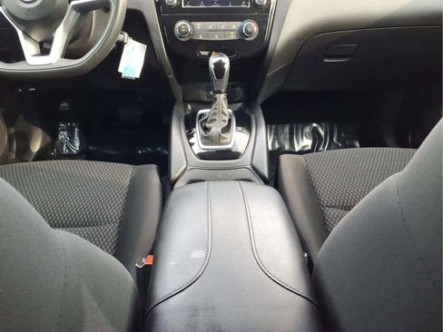 Used 2022 Nissan Rogue Sport S FWD image 11