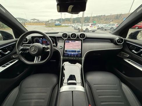 Used 2024 Mercedes-Benz GLC 300 4MATIC image 29