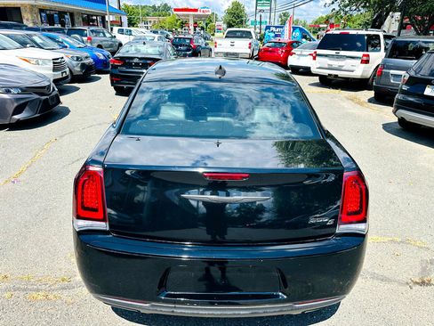 Used 2019 Chrysler 300 S image 6