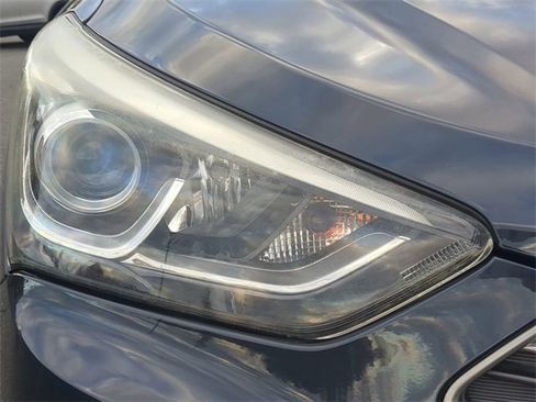 Used 2017 Hyundai Santa Fe Sport image 9