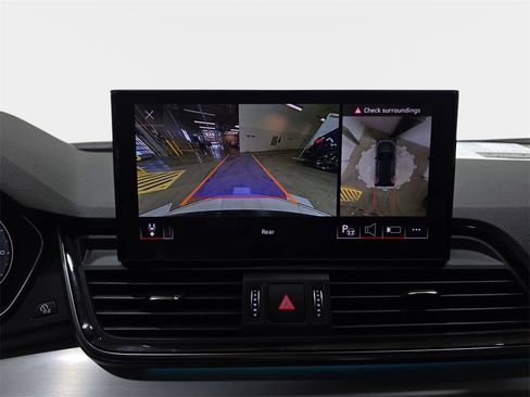 Used 2023 Audi Q5 e Prestige w/ Prestige Package image 26