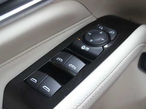 Used 2020 Cadillac CT4 Luxury w/ Sun And Sound Package AWD/4WD image 18