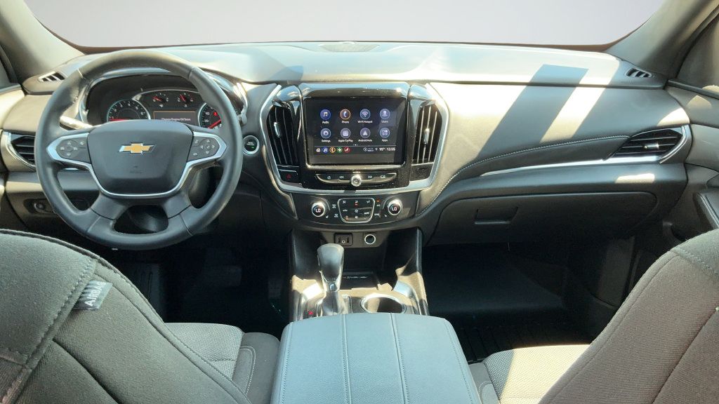 Used 2023 Chevrolet Traverse LT FWD image 7