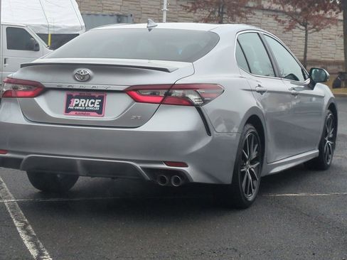 Used 2024 Toyota Camry SE image 5