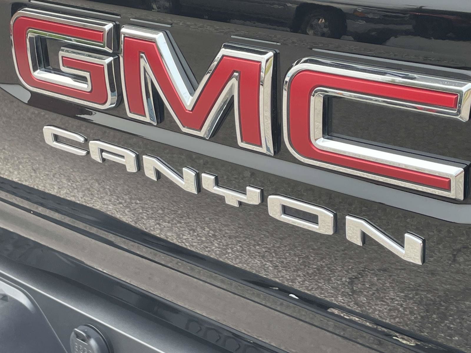 Certified 2024 GMC Canyon AT4X AWD/4WD image 11