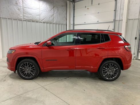 Used 2022 Jeep Compass Limited image 4