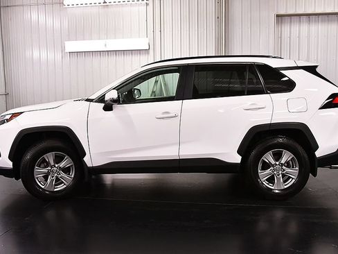 Used 2024 Toyota RAV4 XLE w/ Convenience Package AWD/4WD image 4