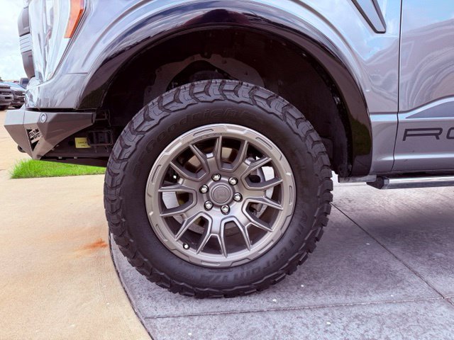 Used 2021 Ford F150 Lariat w/ Equipment Group 502A High AWD/4WD image 4