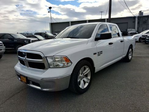 Used 2019 RAM 1500 Tradesman w/ Chrome Appearance Group AWD/4WD image 4
