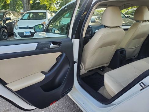 Used 2012 Volkswagen Jetta TDI image 13