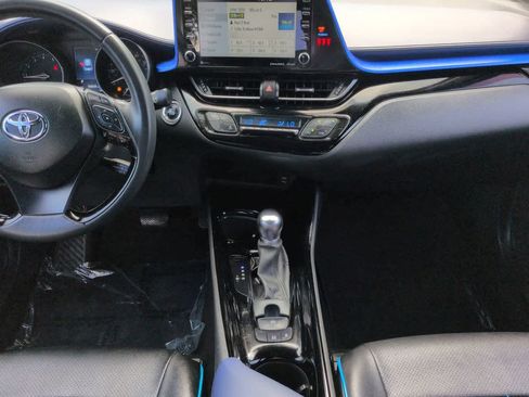 Used 2021 Toyota C-HR XLE FWD image 18