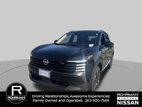 Used 2025 Nissan Kicks SR FWD image 1