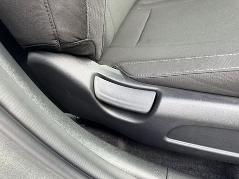 Certified 2025 Hyundai Elantra Sport image 38