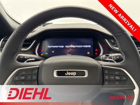 Used 2024 Jeep Grand Cherokee L Altitude image 26