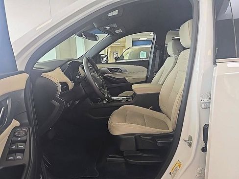Used 2023 Chevrolet Traverse LS AWD/4WD image 12