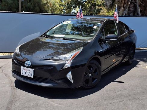 Used 2016 Toyota Prius Three Touring w/ Preferred Accessory Package FWD image 24