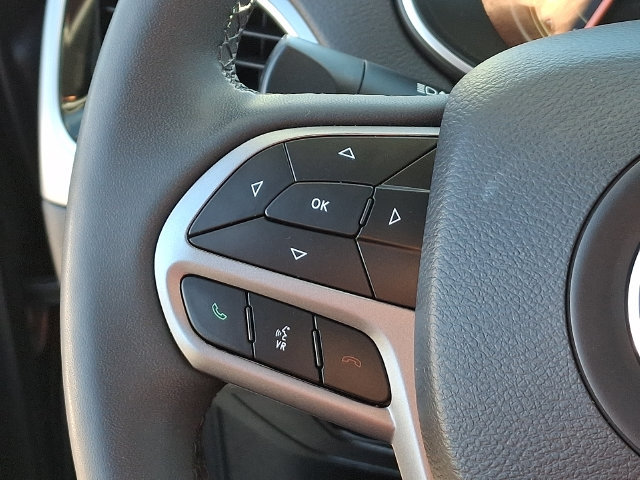 Used 2022 Jeep Cherokee Limited AWD/4WD image 7