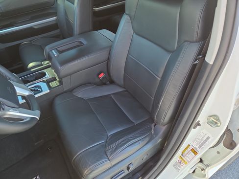 Used 2016 Toyota Tundra Limited w/ Limited Premium Package AWD/4WD image 14