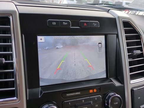 Used 2017 Ford F350 Lariat w/ Chrome Package image 21