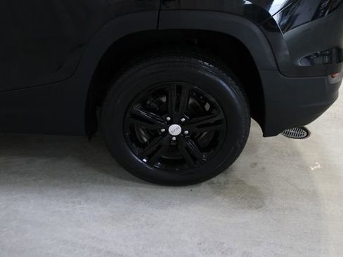 Used 2022 GMC Terrain SLE image 30