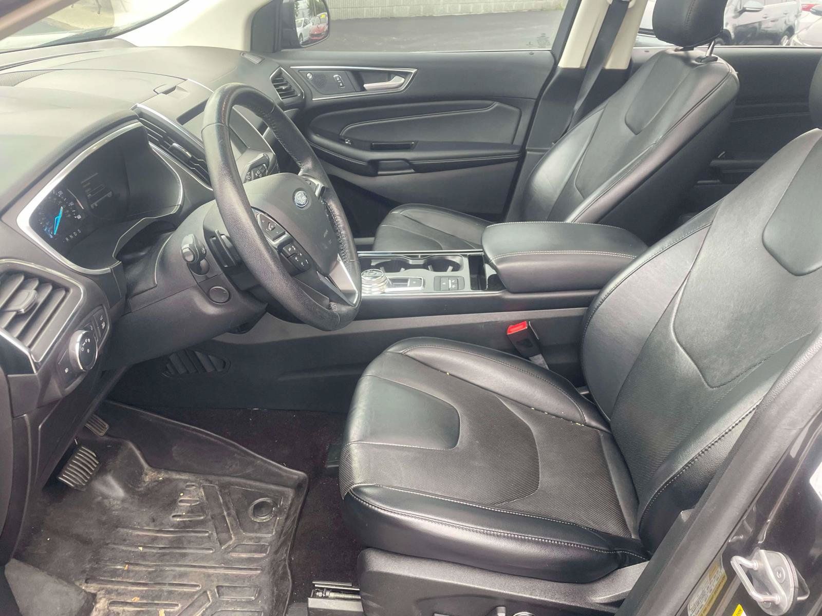 Used 2019 Ford Edge Titanium w/ Equipment Group 301A AWD/4WD image 14
