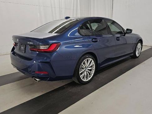 Used 2023 BMW 330i xDrive Sedan w/ Premium Package image 3