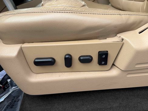 Used 2013 Ford F150 Lariat w/ Luxury Equipment Group image 17