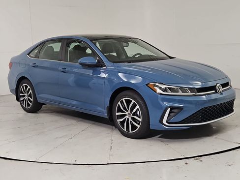 New 2026 Volkswagen Jetta SE FWD image 8
