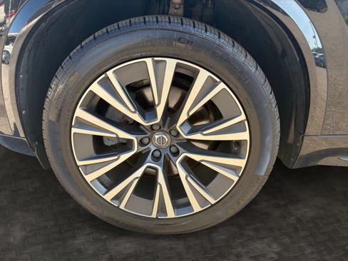 Used 2022 Volvo XC90 T6 Momentum w/ Climate Package AWD/4WD image 38