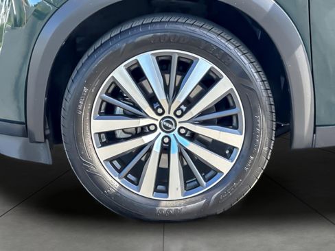 Used 2022 Nissan Pathfinder Platinum w/ Cargo Package image 27