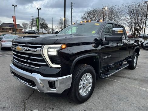 Used 2025 Chevrolet Silverado 2500 LTZ image 8