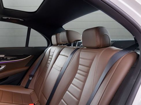 Used 2022 Mercedes-Benz E 350 4MATIC Sedan image 61