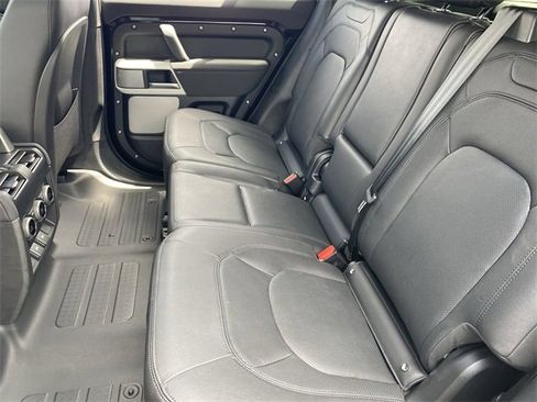 Used 2023 Land Rover Defender 130 SE image 17