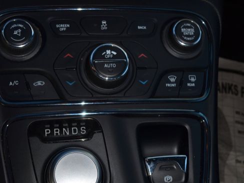 Used 2015 Chrysler 200 S w/ Navigation & Sound Group I image 18