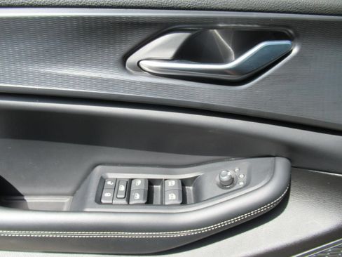 Used 2024 Jeep Grand Cherokee L Altitude RWD image 22